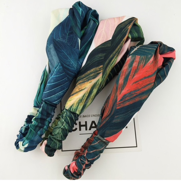 ** 1 LEFT! ** Skylar Boho Knotted Headband - Picture 3 of 3